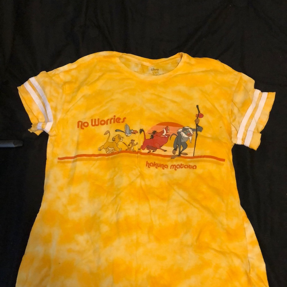 XS lion king t shirt
